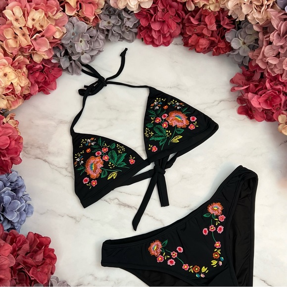 Sexy Black Floral Embroidered Triangle Bikini - Picture 7 of 16